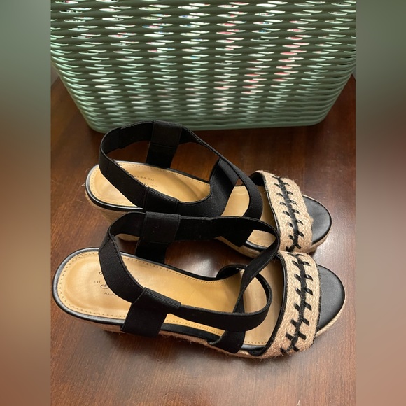 G.H. Bass Rylee Espadrille Wedge Sandals Black and Tan Women's Size 8M - Picture 5 of 11